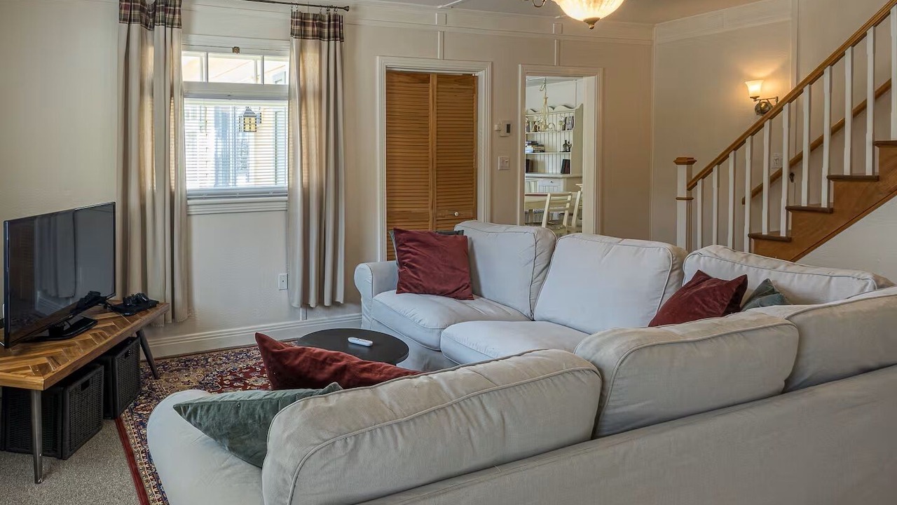 Photo of Livingroom in Hatley