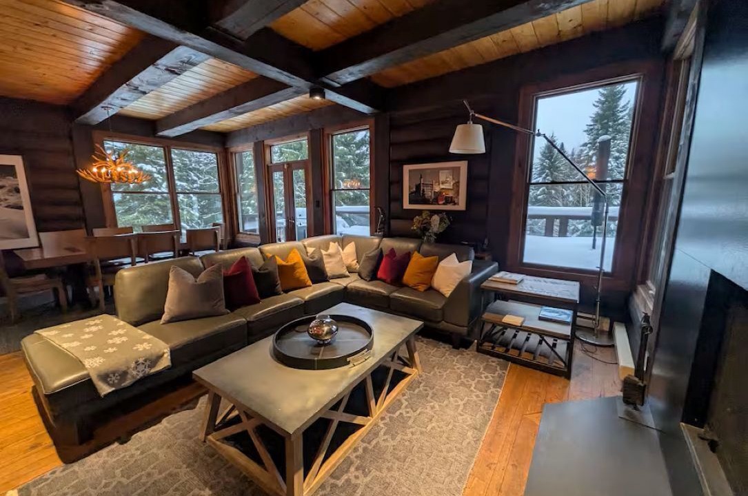 Photo of Livingroom in Lac Superieur Village