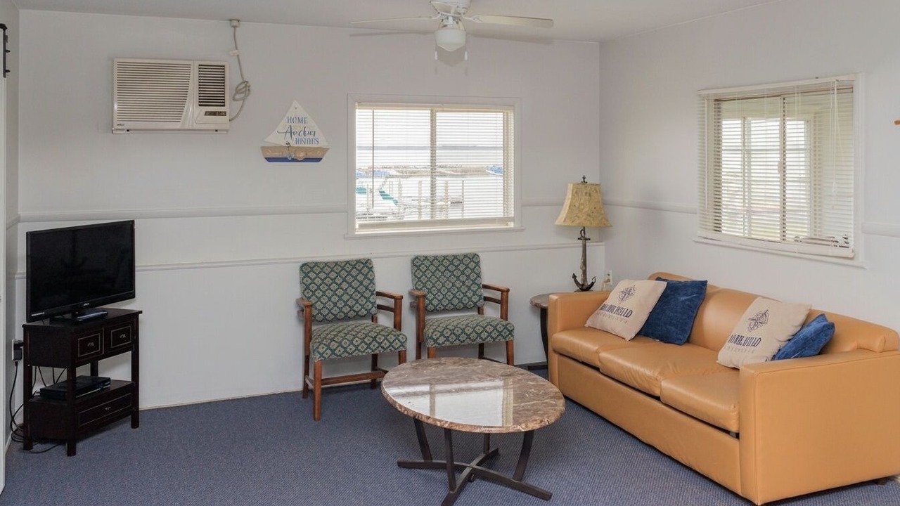 Photo of Livingroom in Marblehead