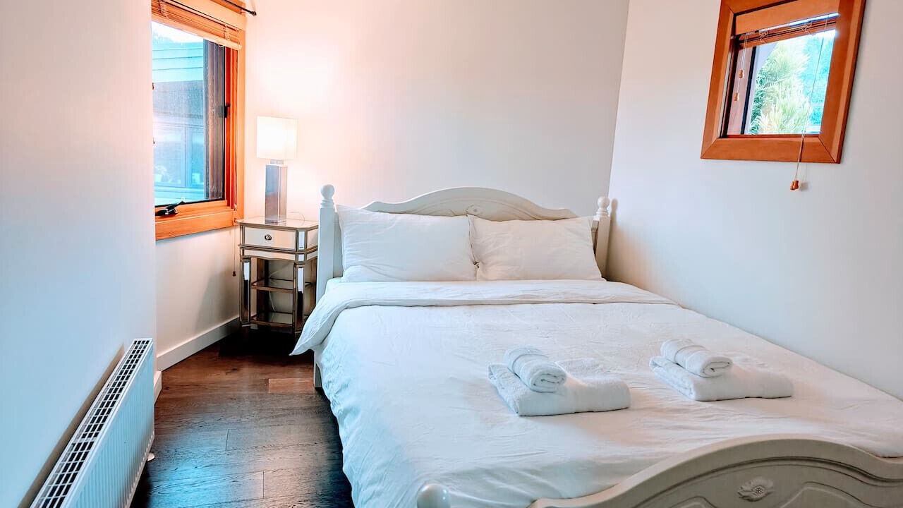 Photo of Bedroom in Dundarave
