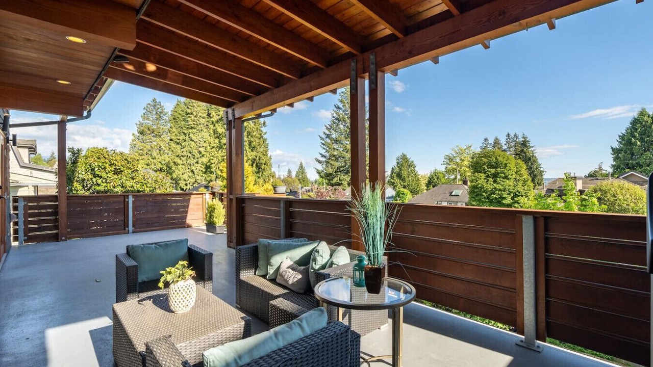 Photo of Patio Balcony in Dundarave