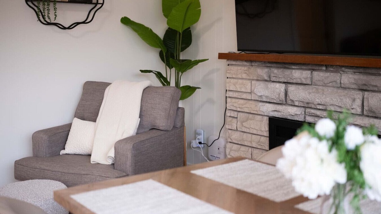 Photo of Livingroom in Marpole