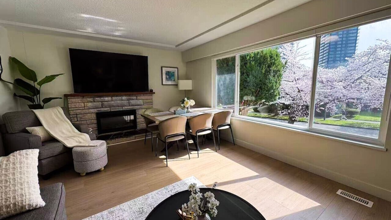 Photo of Livingroom in Marpole