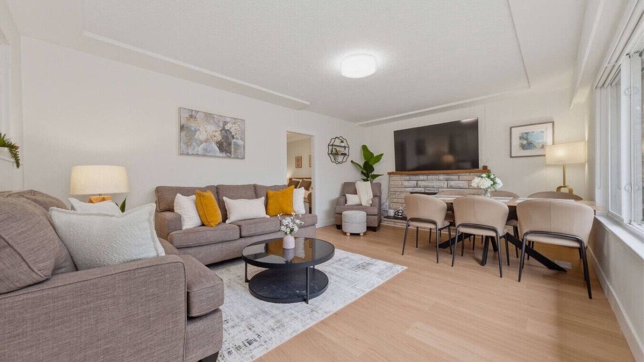 Photo of Livingroom in Marpole