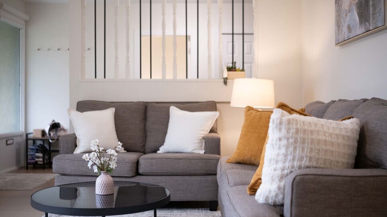 Photo of Livingroom in Marpole