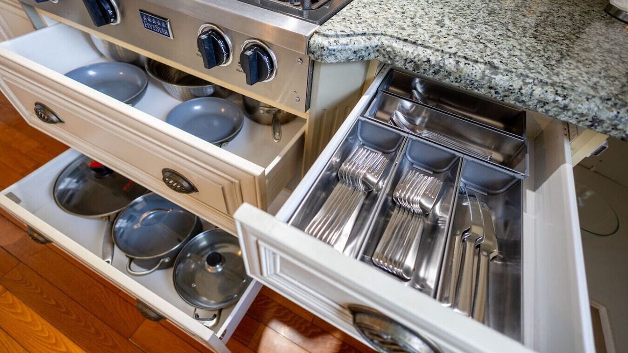 Photo of Kitchen in West Vancouver
