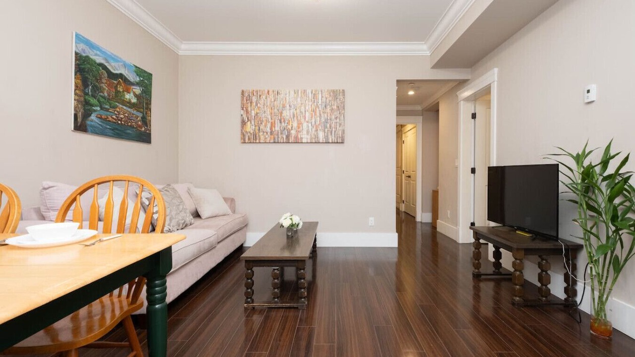 Photo of Livingroom in Marpole