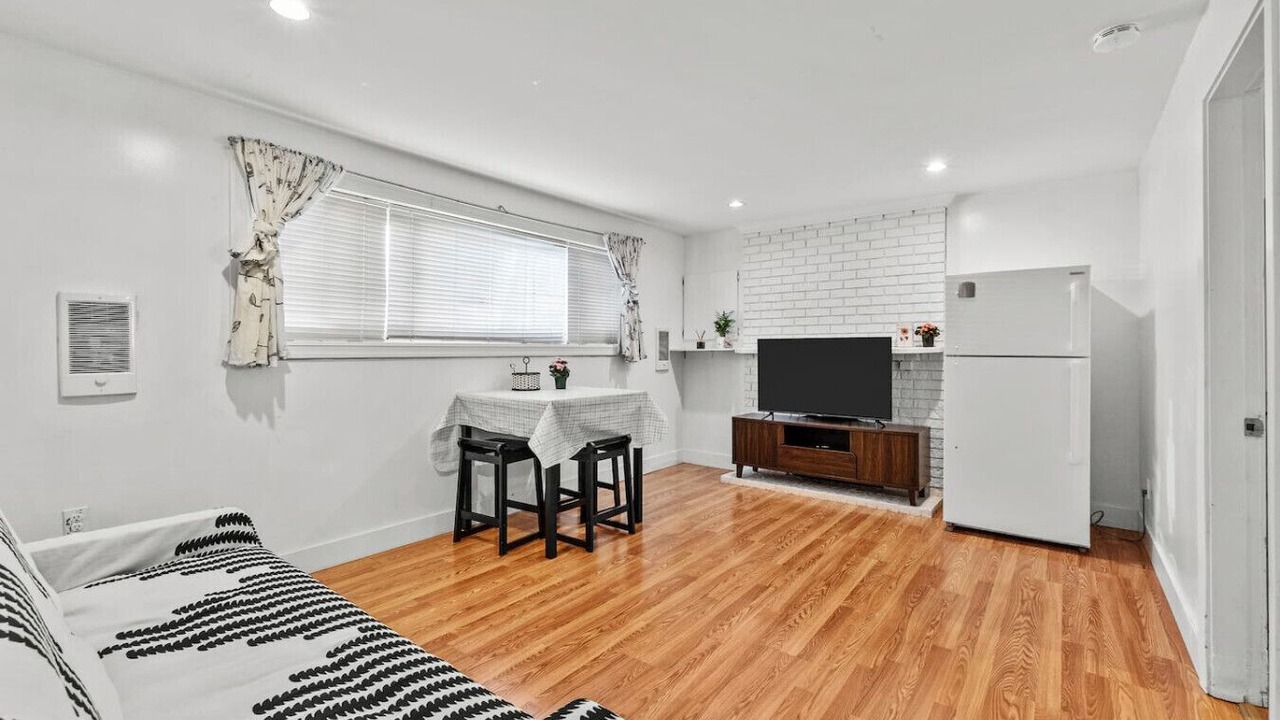 Photo of Bedroom in Crescent Beach