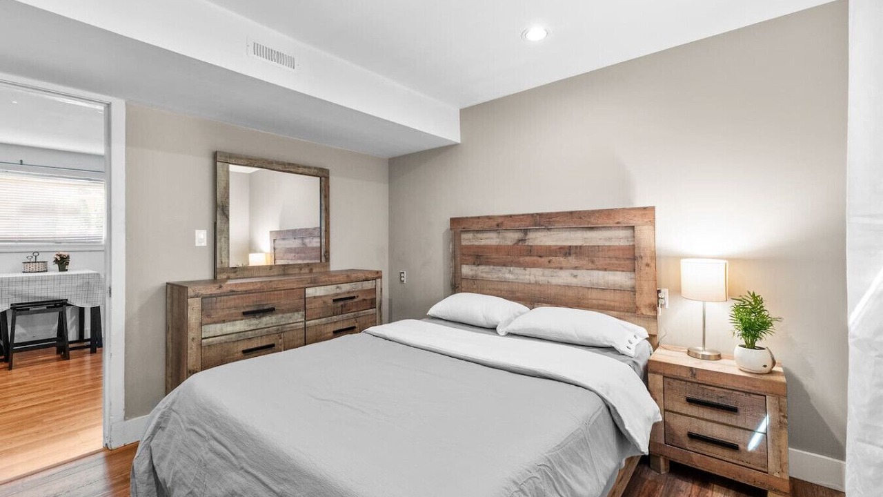 Photo of Bedroom in Crescent Beach
