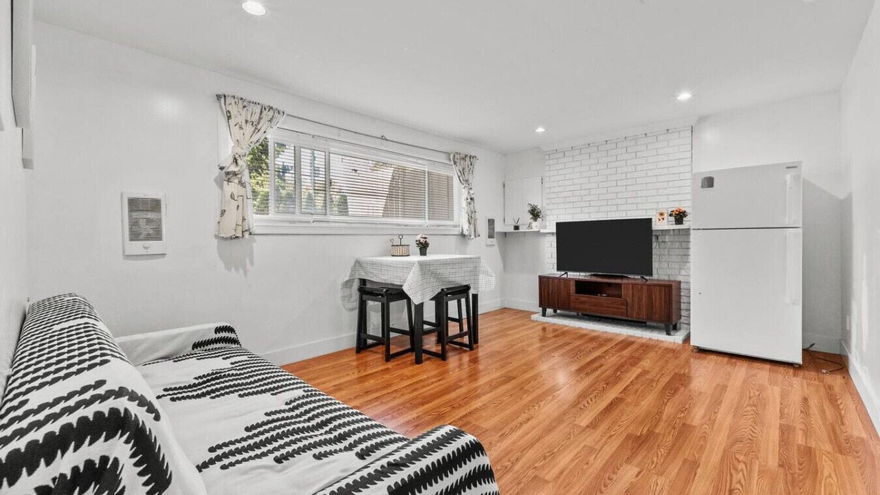 Photo of Bedroom in Crescent Beach