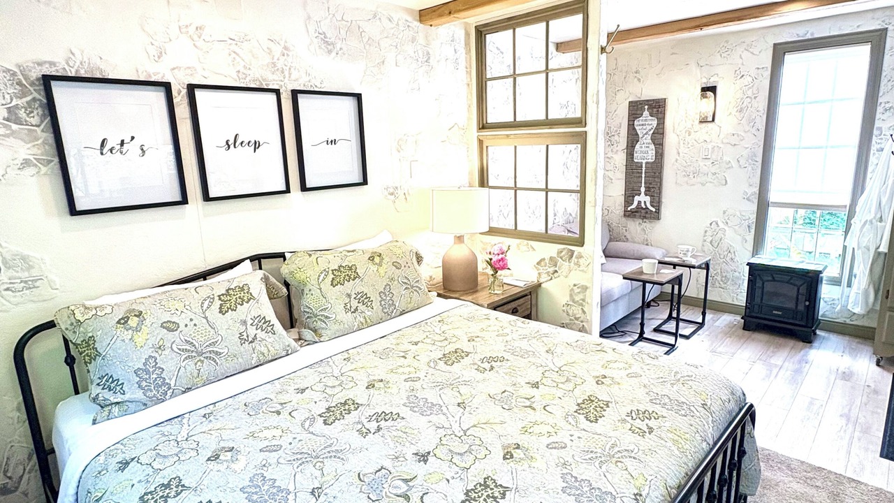 Photo of Bedroom in Chemainus