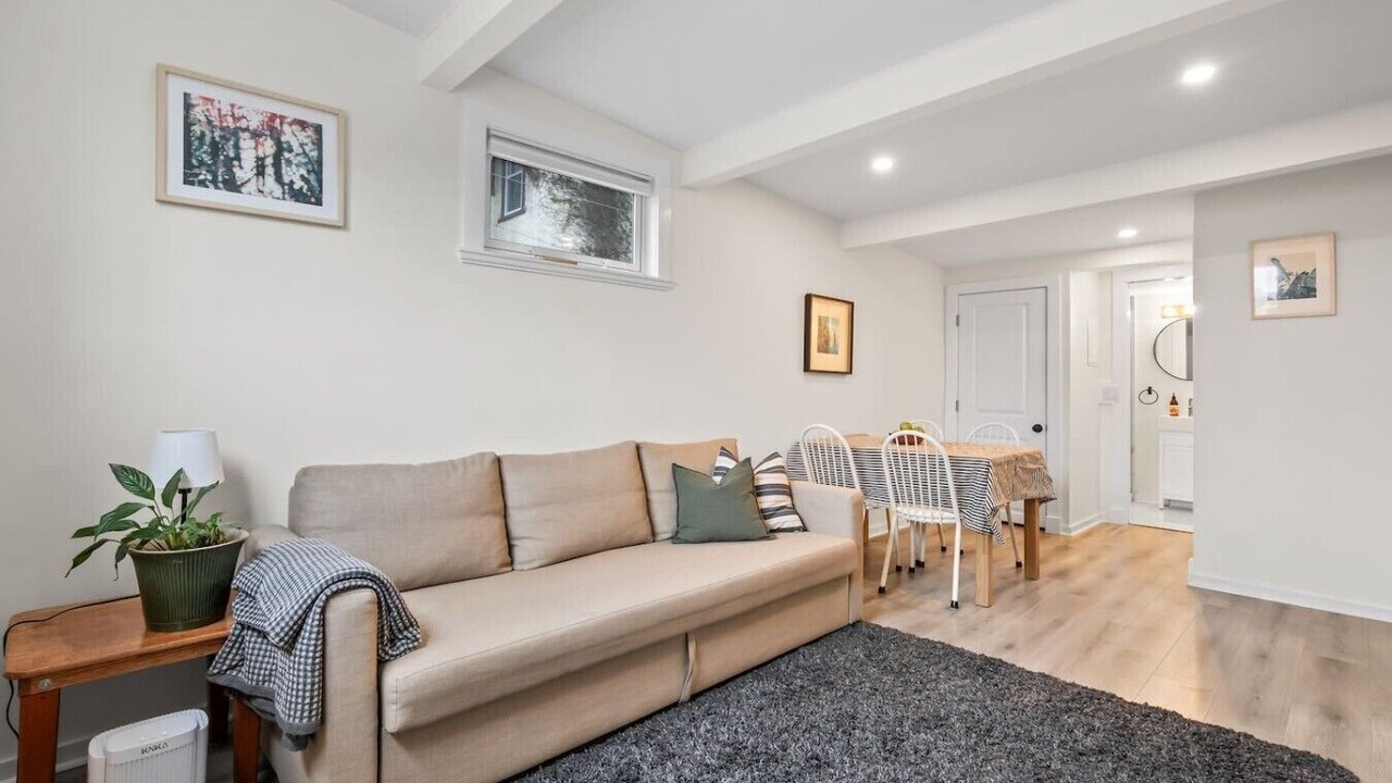 Photo of Livingroom in Downtown Eastside