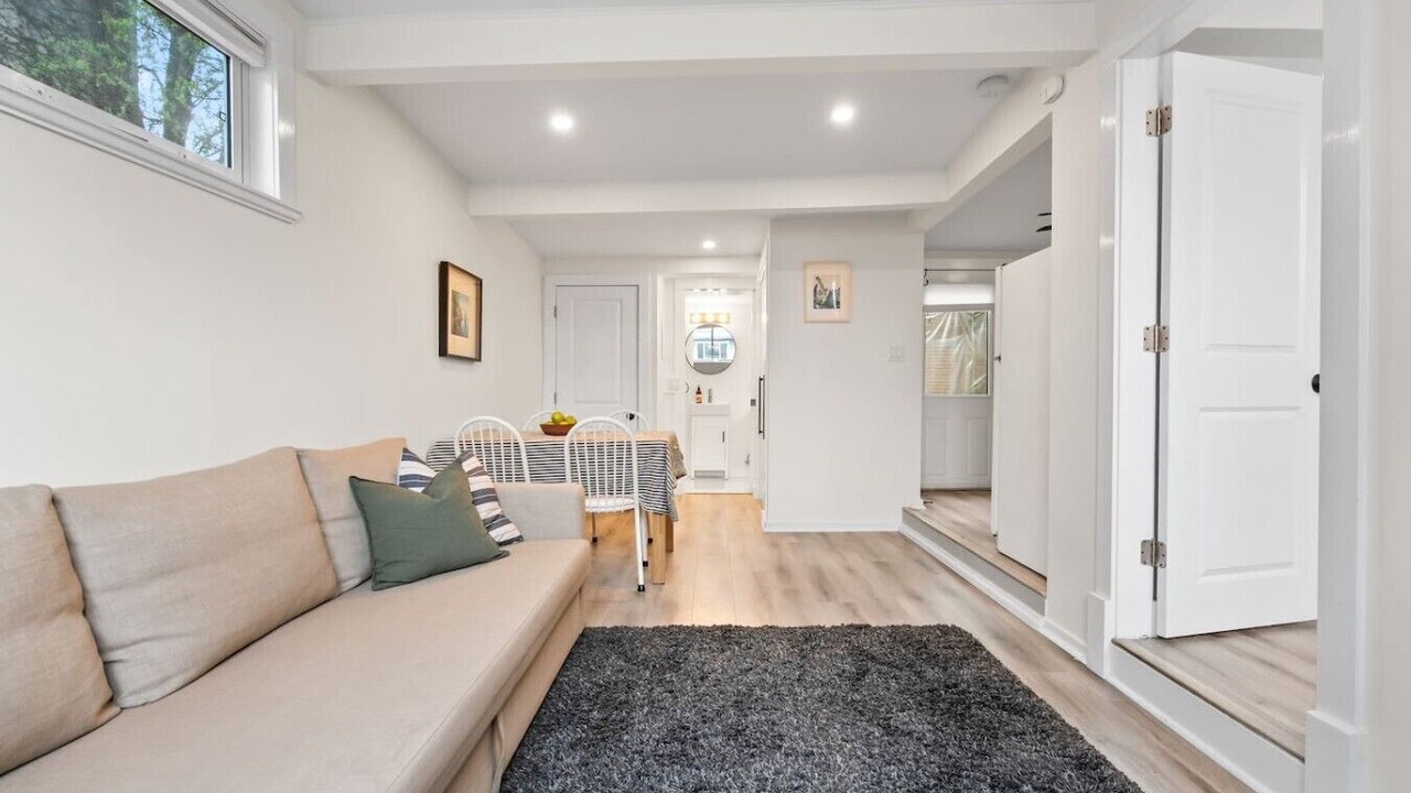 Photo of Livingroom in Downtown Eastside