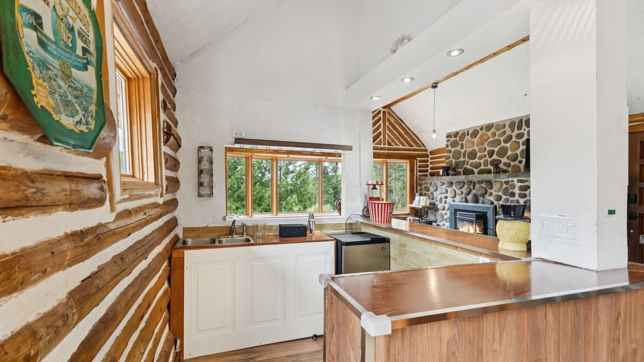 Photo of Kitchen in Ste-Lucie-des-Laurentides