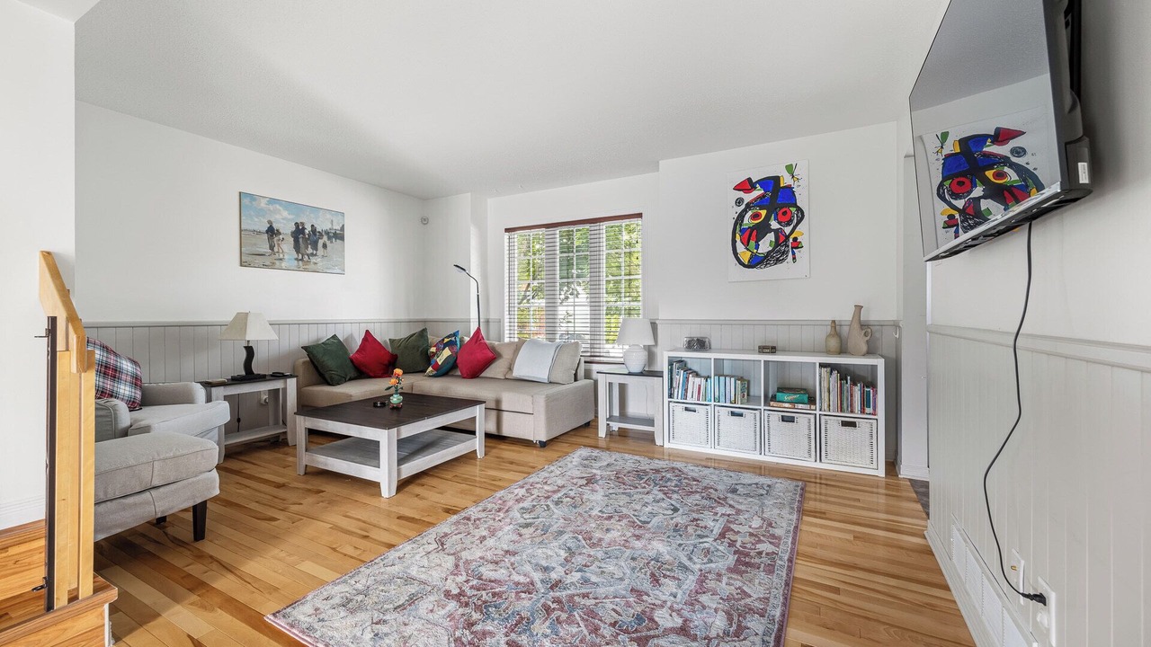 Photo of Livingroom in Aylmer