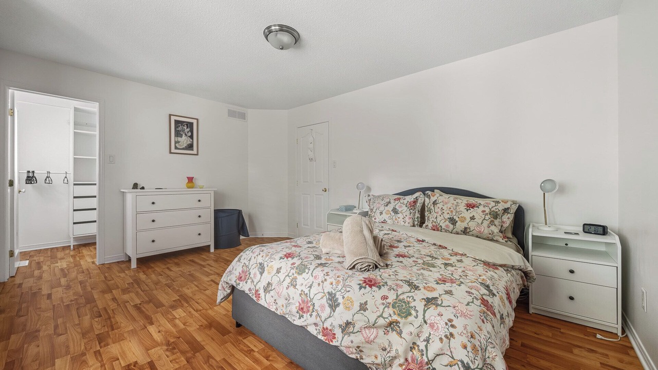 Photo of Bedroom in Aylmer