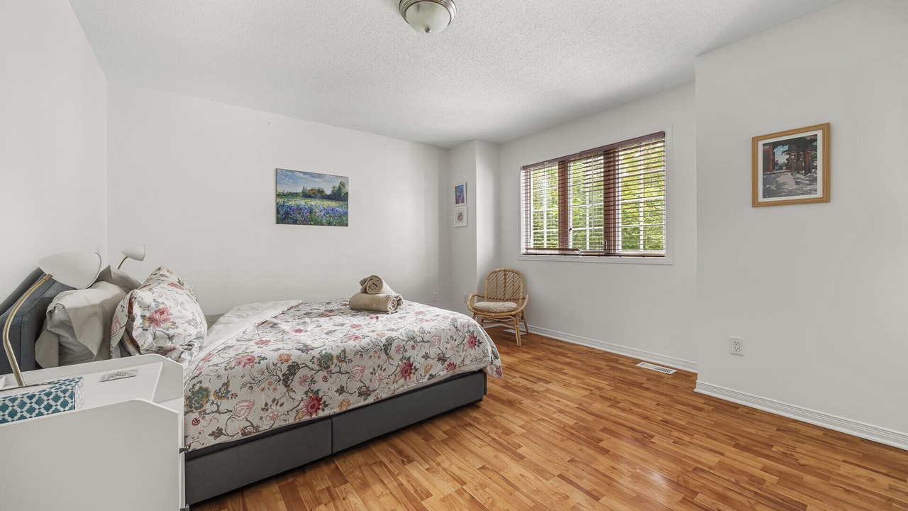 Photo of Bedroom in Aylmer
