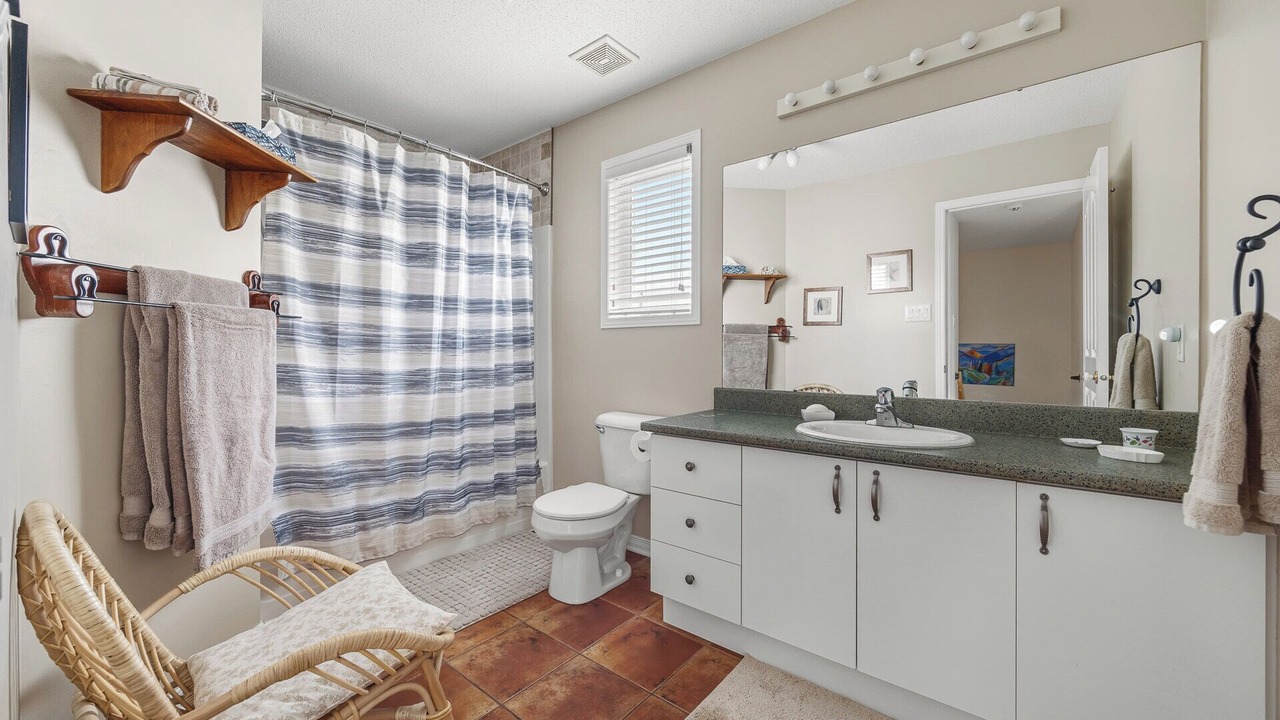 Photo of Bathroom in Aylmer