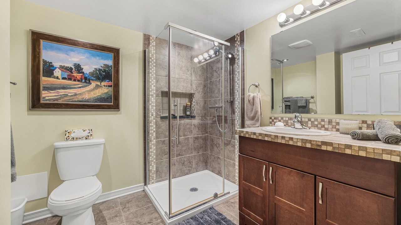 Photo of Bathroom in Aylmer