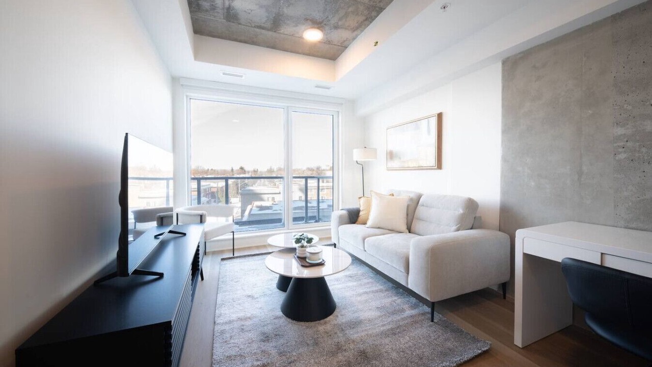 Photo of Livingroom in Carlingwood - McKellar Park - Laurentien View