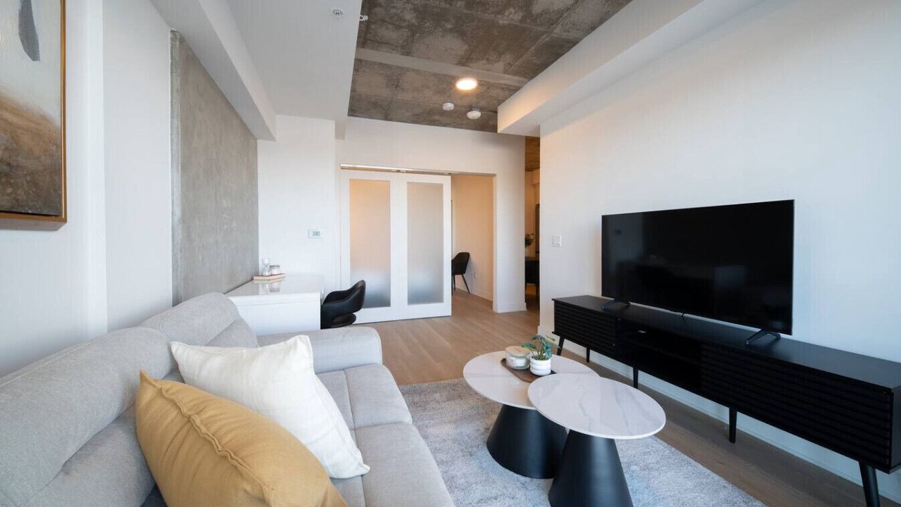 Photo of Livingroom in Carlingwood - McKellar Park - Laurentien View