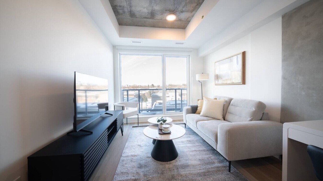 Photo of Livingroom in Carlingwood - McKellar Park - Laurentien View