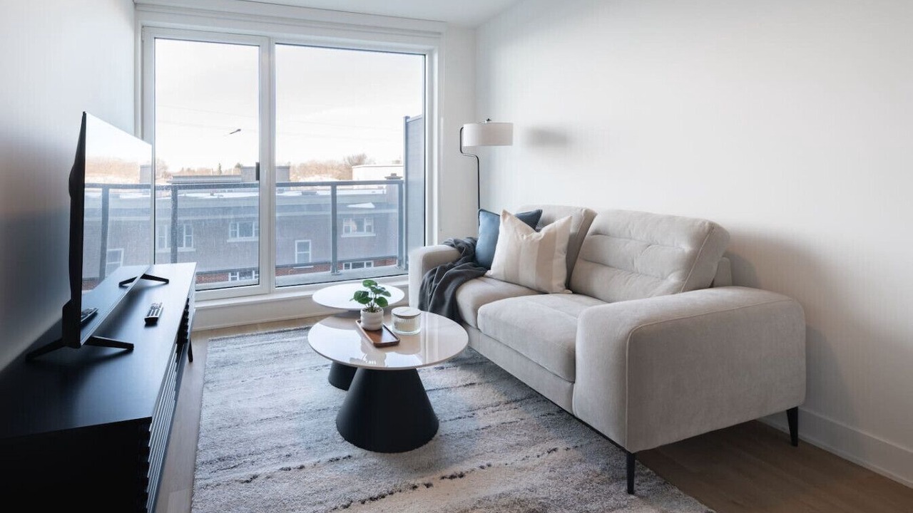 Photo of Livingroom in Carlingwood - McKellar Park - Laurentien View