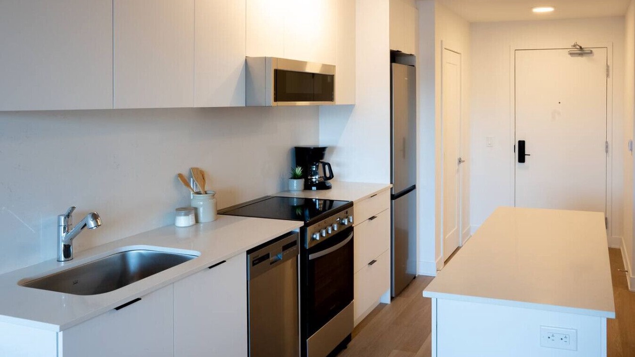 Photo of Kitchen in Carlingwood - McKellar Park - Laurentien View