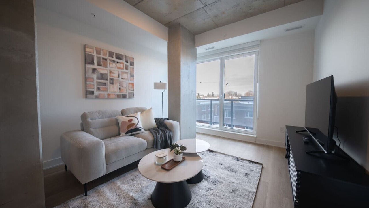 Photo of Livingroom in Carlingwood - McKellar Park - Laurentien View