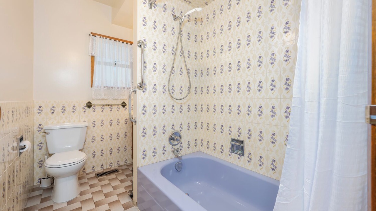 Photo of Bathroom in Grandview-Woodland
