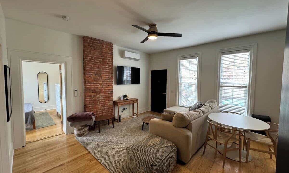Photo of Livingroom in Corn Hill