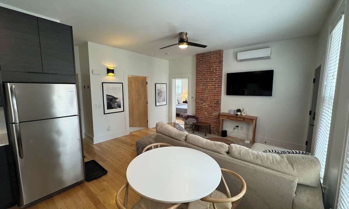 Photo of Livingroom in Corn Hill