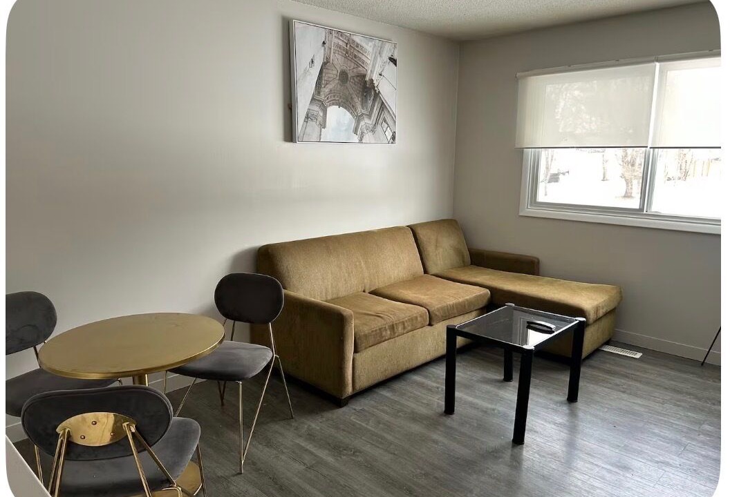 Photo of Livingroom in Wainwright