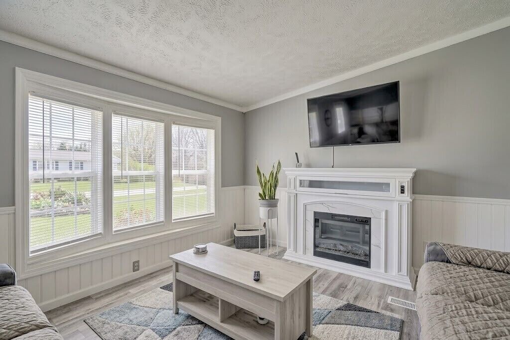 Photo of Livingroom in Seneca Falls