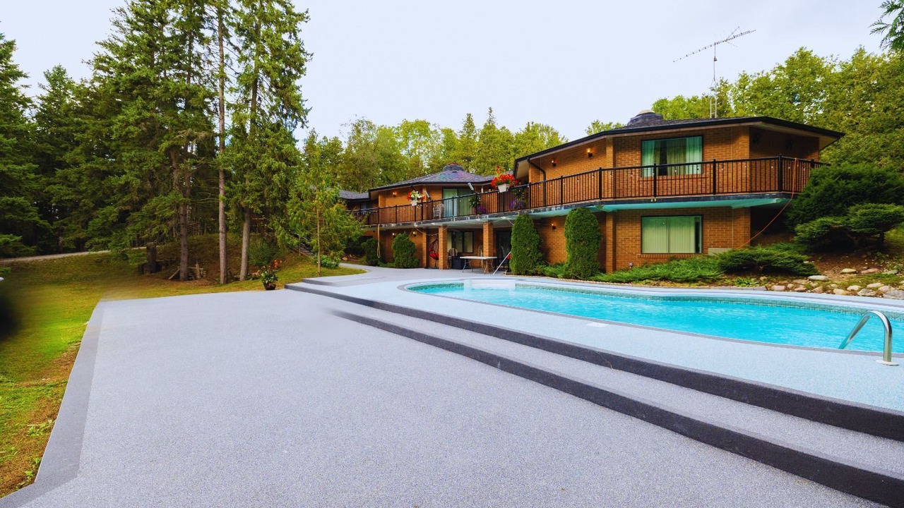 Photo of Outdoor in Pickering