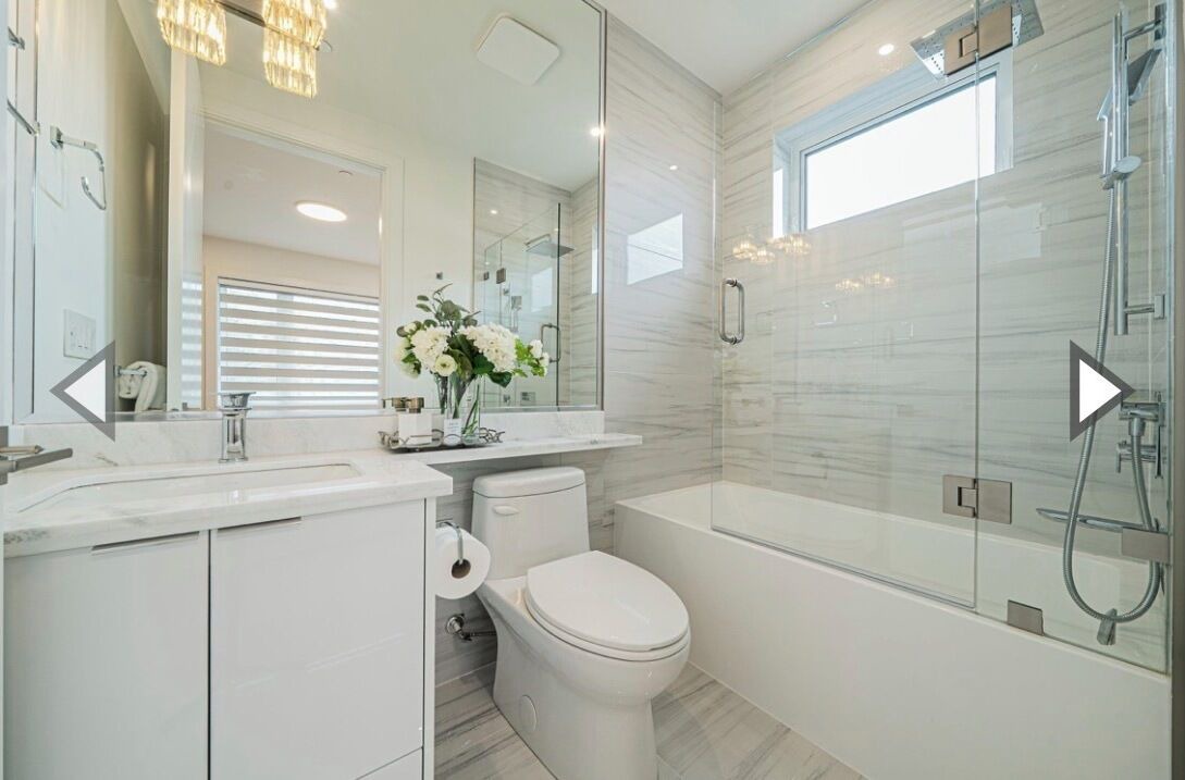 Photo of Bathroom in Sunset
