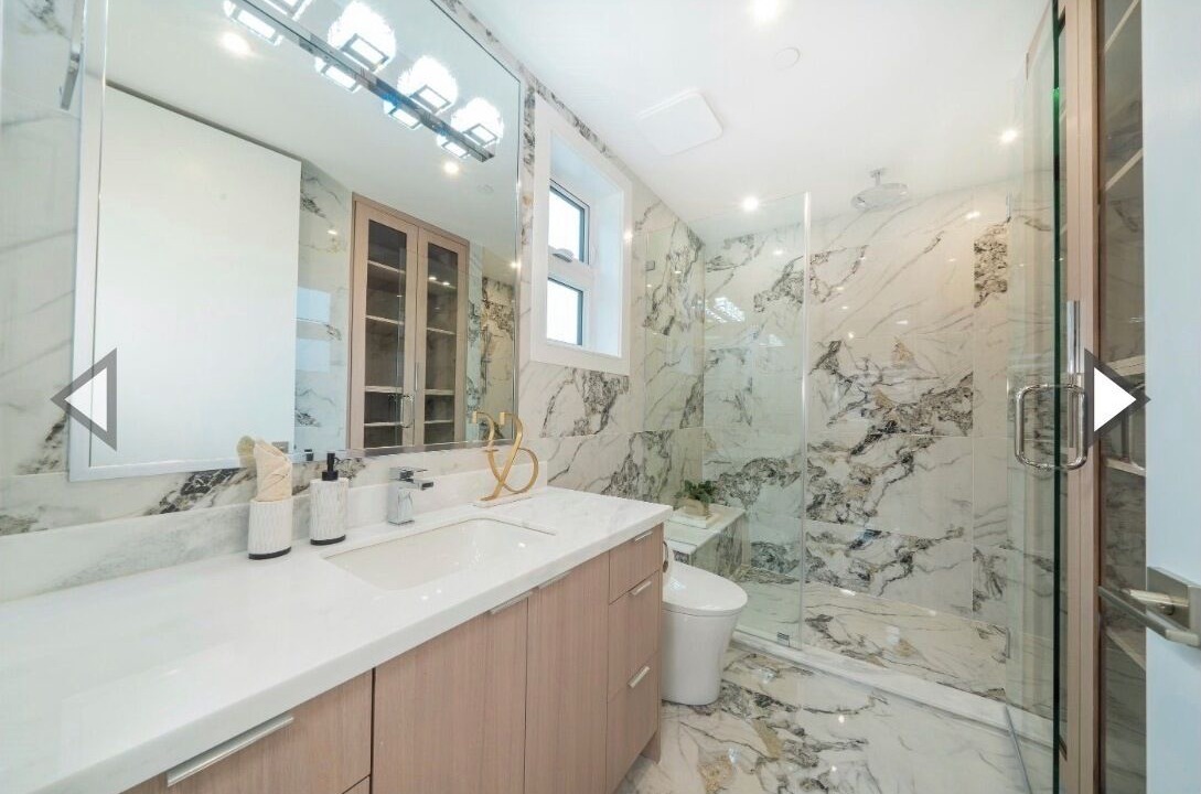 Photo of Bathroom in Sunset
