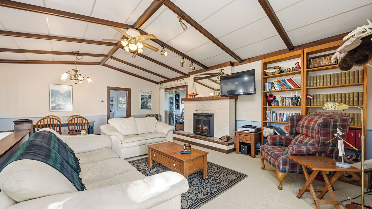 Photo of Livingroom in Sarnia