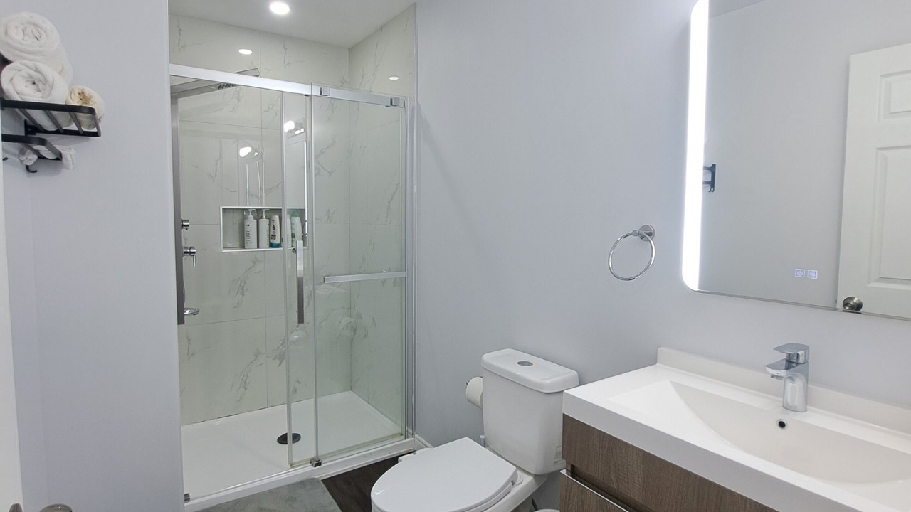 Photo of Bathroom in Lakeshore