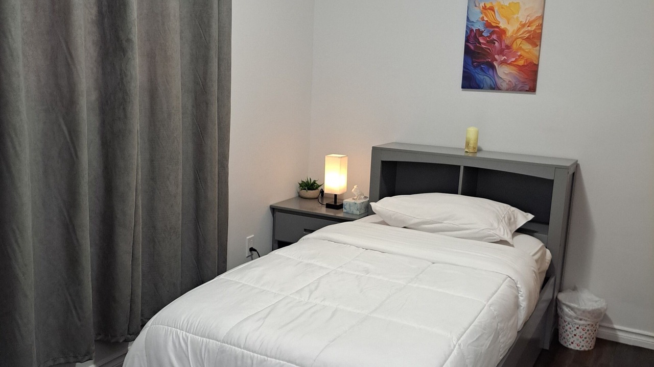 Photo of Bedroom in Lakeshore