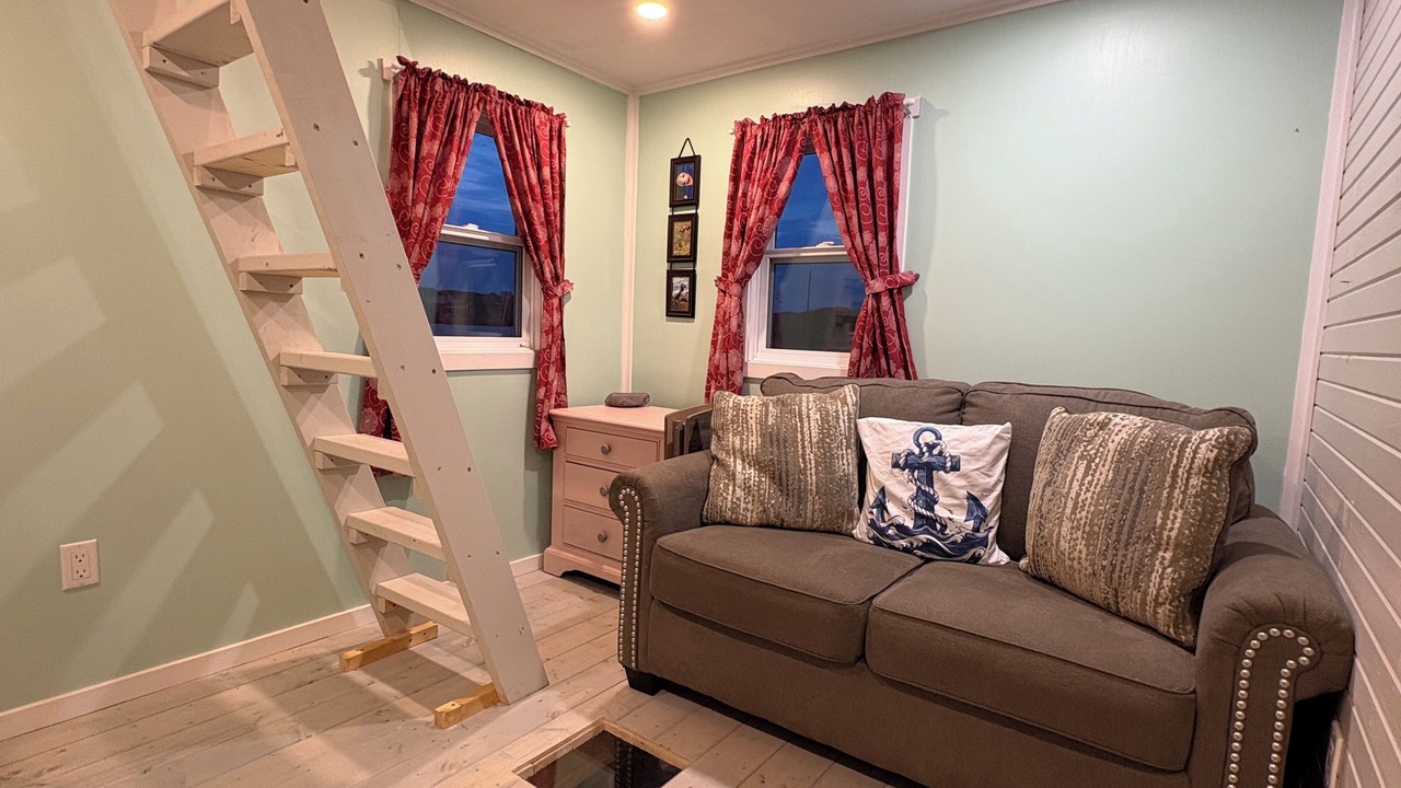 Photo of Livingroom in Terra Nova