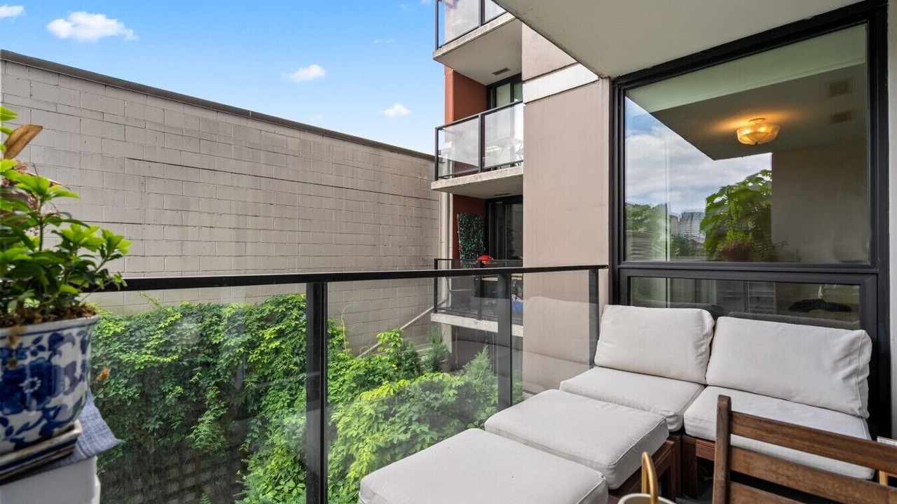 Photo of Patio Balcony in Chinatown