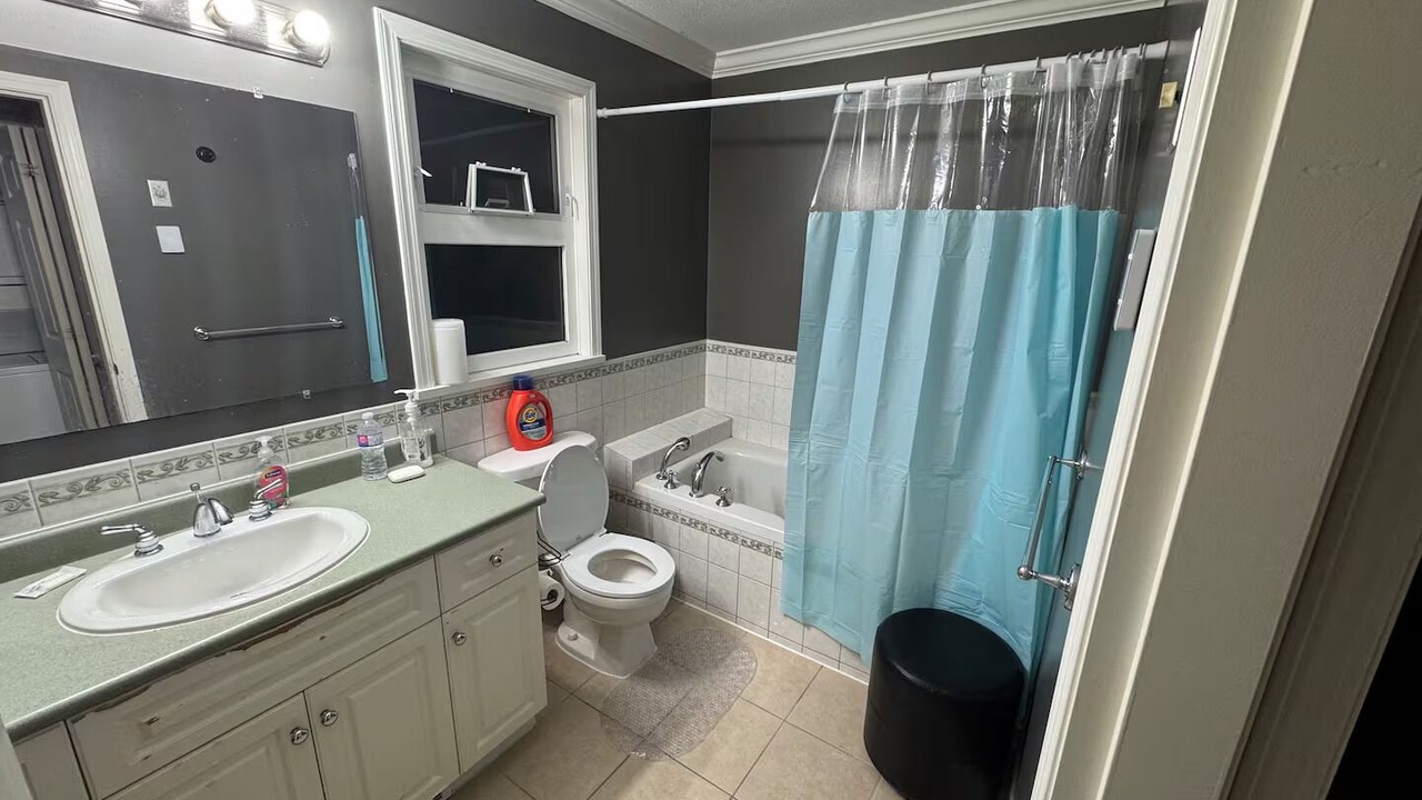 Photo of Bathroom in Steveston