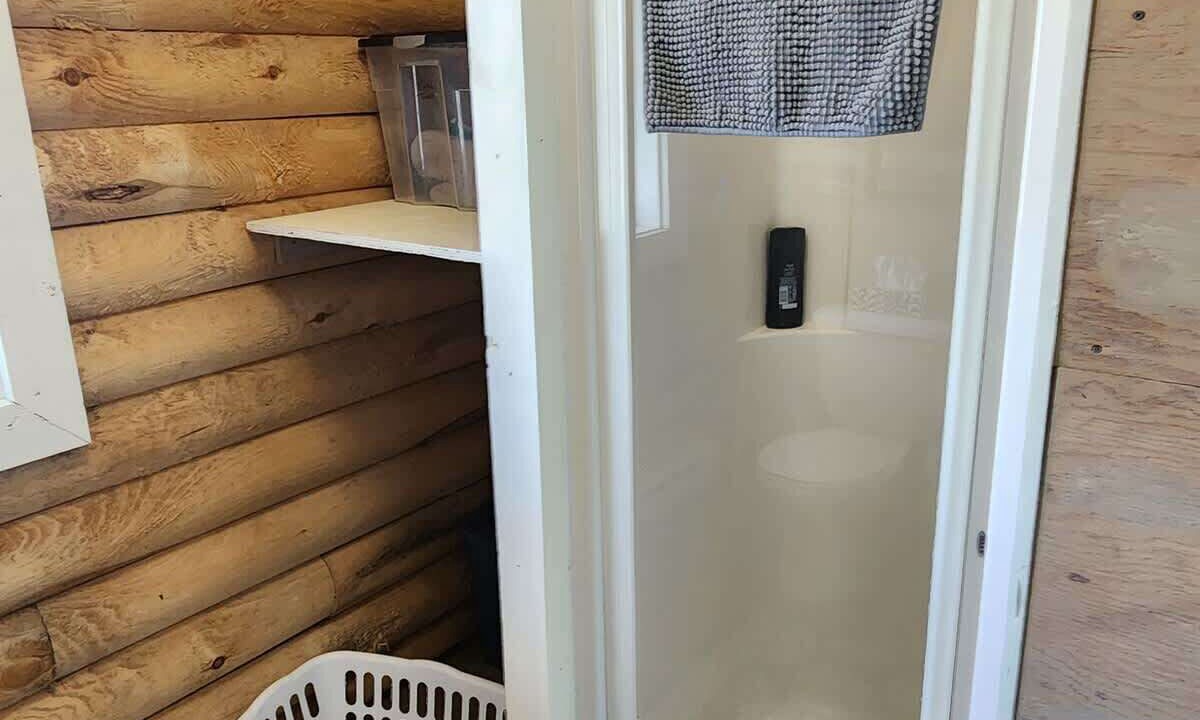 Photo of Bathroom in Division No. 7
