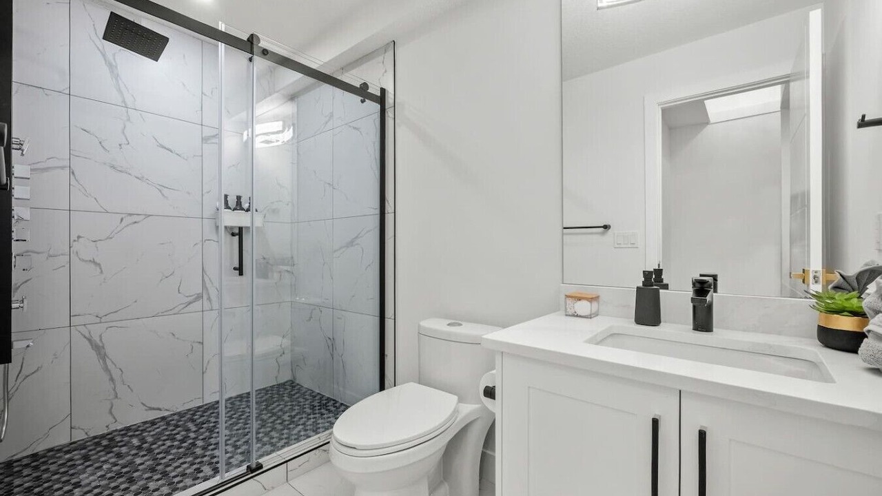 Photo of Bathroom in Shaganappi