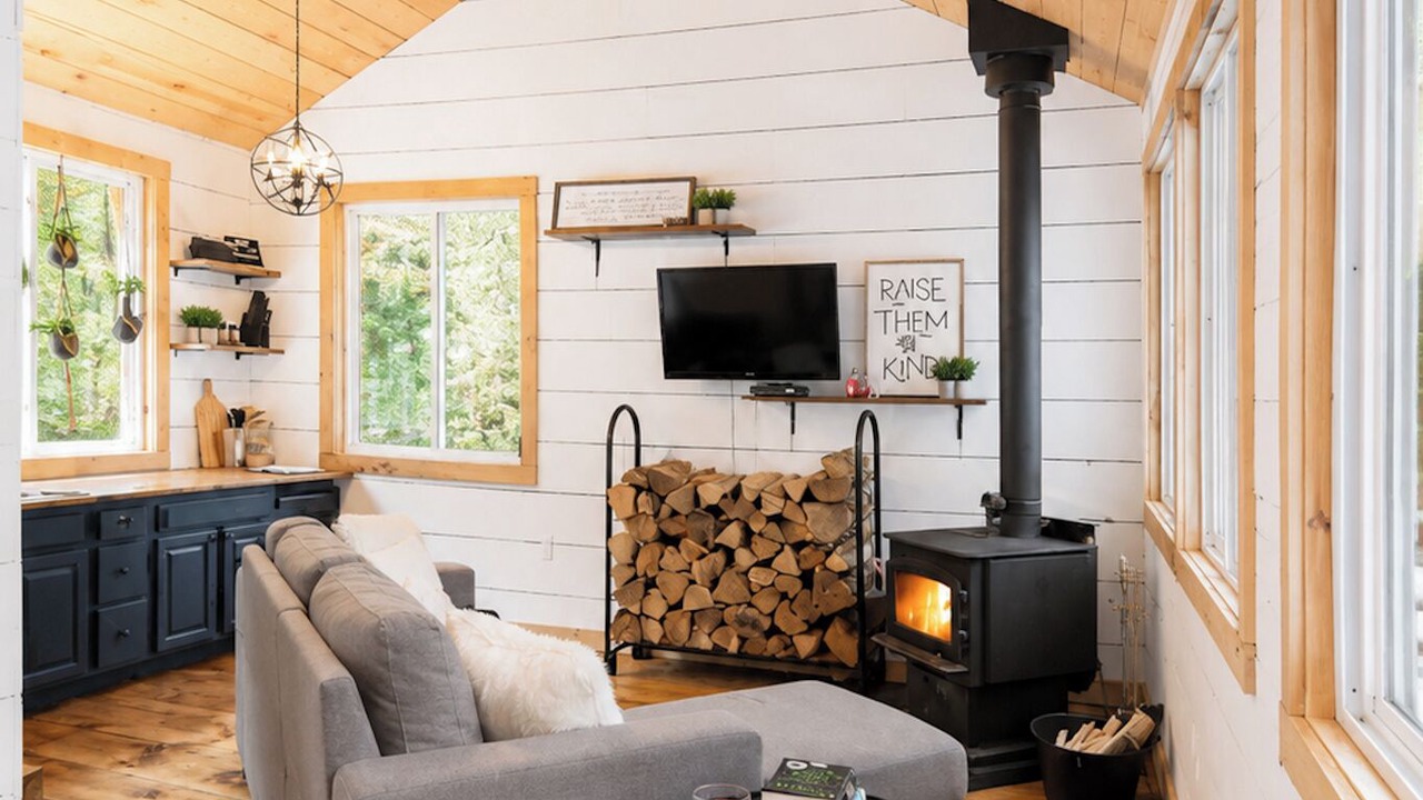 Photo of Livingroom in Addington Highlands
