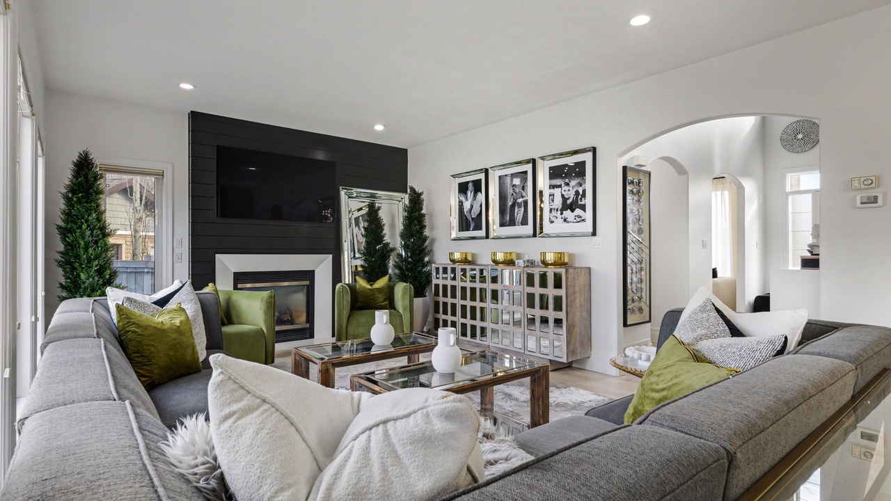Photo of Livingroom in Northwest Edmonton