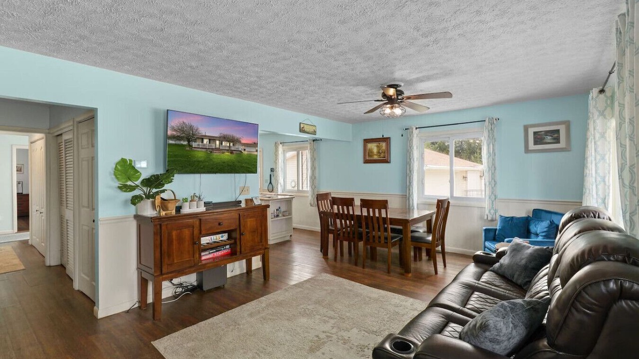Photo of Livingroom in Bay View
