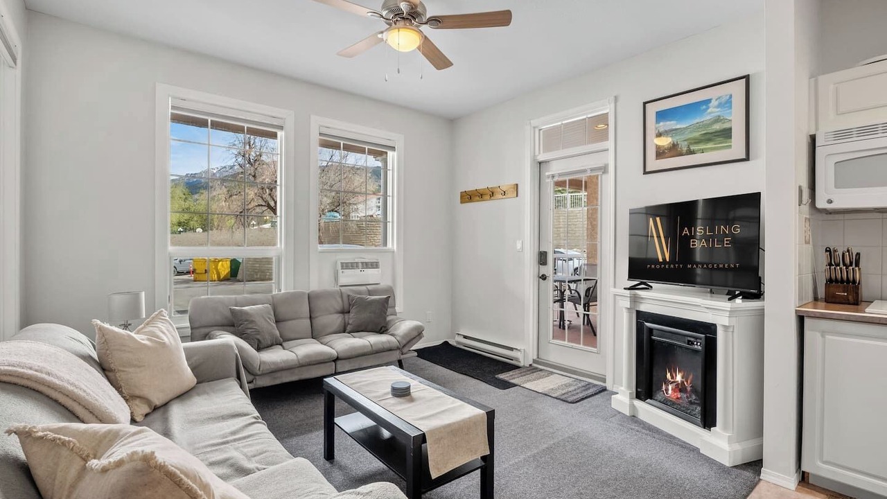 Photo of Livingroom in East Kootenay