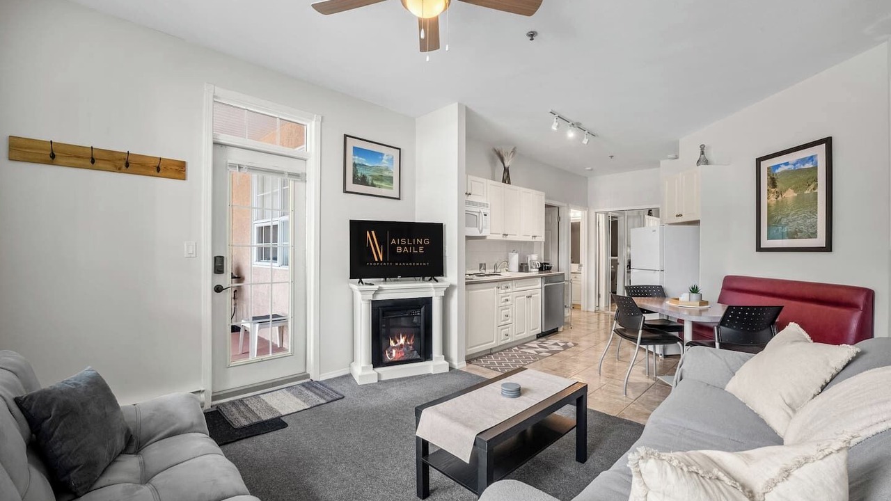 Photo of Livingroom in East Kootenay